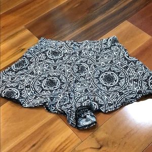 Super cute flowy shorts